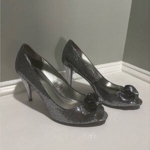 Style & Co Pewter Silver Flower Petal Open Toe Heels- size 9